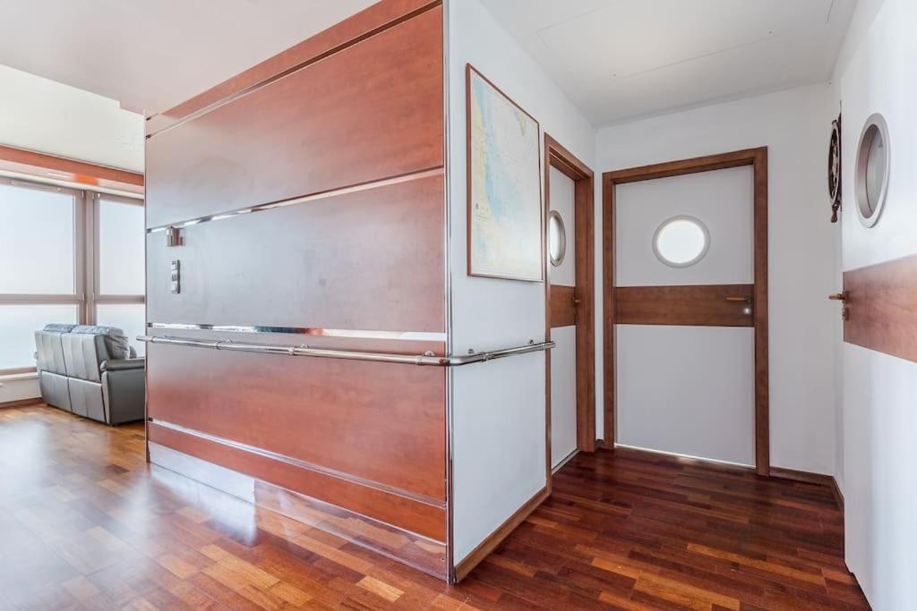 Golden Apartments An Hryniewickiego 6A グディニャ エクステリア 写真