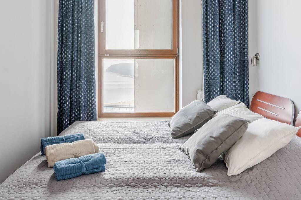 Golden Apartments An Hryniewickiego 6A グディニャ エクステリア 写真