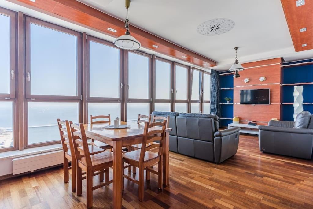 Golden Apartments An Hryniewickiego 6A グディニャ エクステリア 写真
